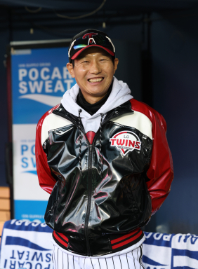 LG, 염경엽 감독과 재계약…3년 총액 3억원 ‘역대 감독 최고 대우’