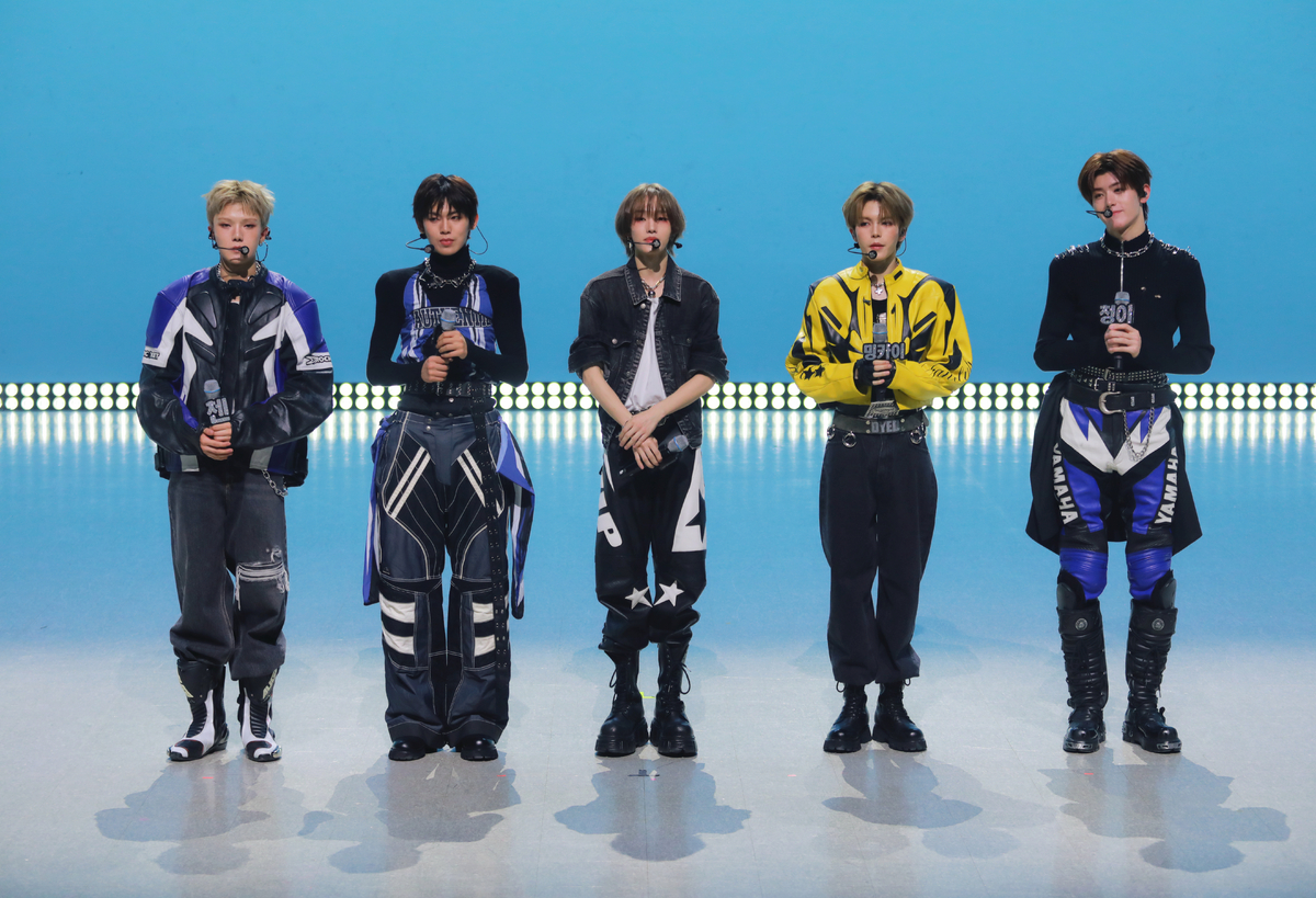 [SW현장]“소설로 세계관 구성” ‘전원 중국인’ 엠빅, K-팝 본진서 도전장