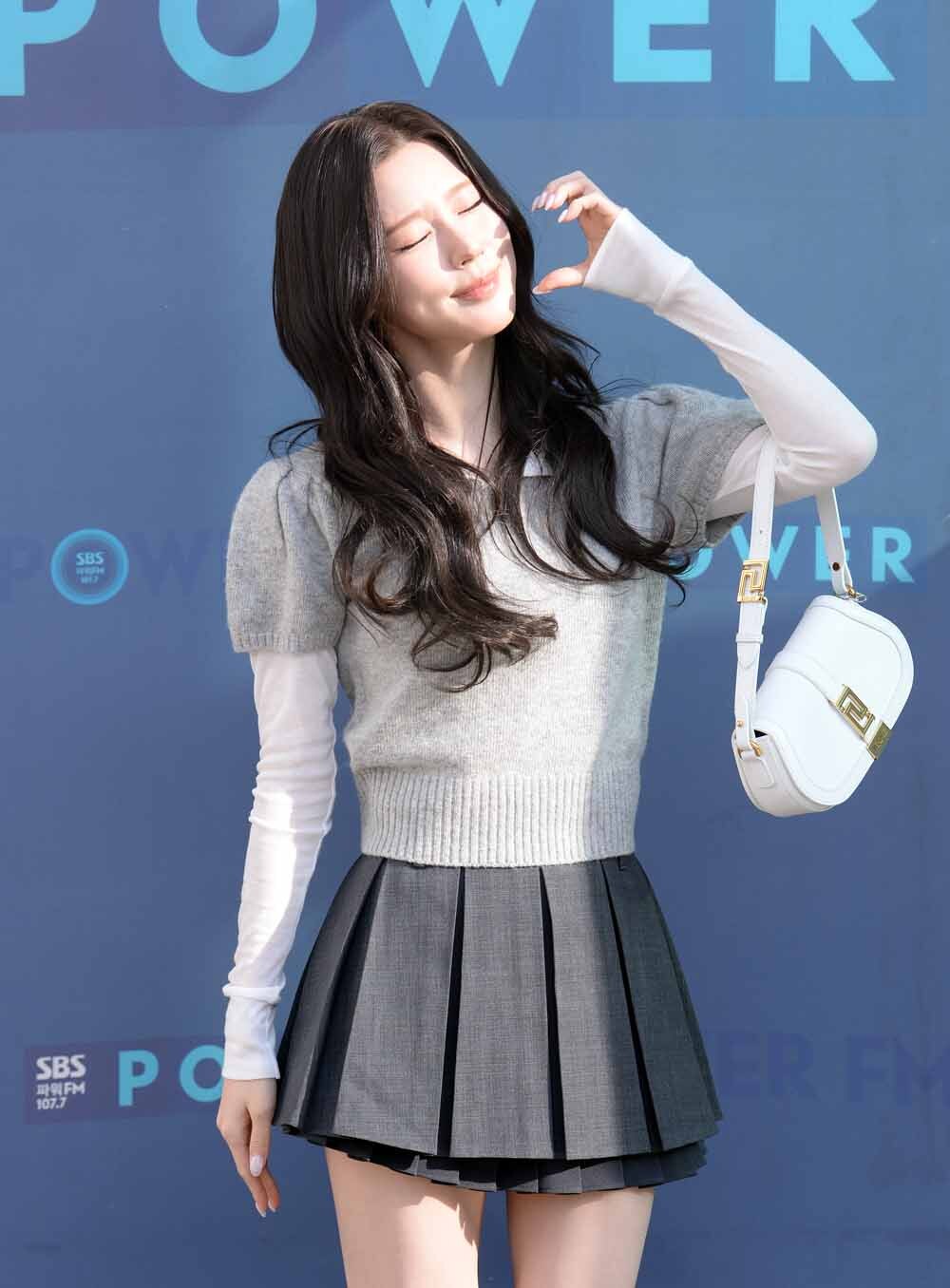 [SW포토]아이들 미연,'눈 뜨기가 힘들어요'