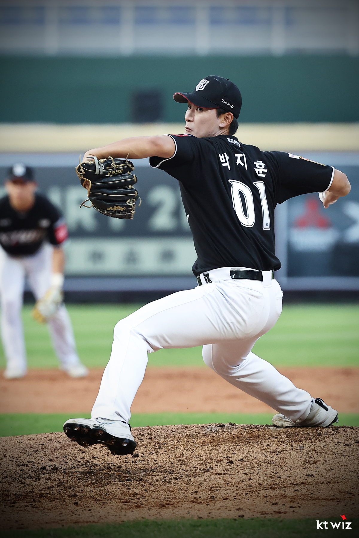 ‘슬라이더 장인’부터 ‘전문 유격수’까지… 당찬 마법사 신인들, 싹이 보인다