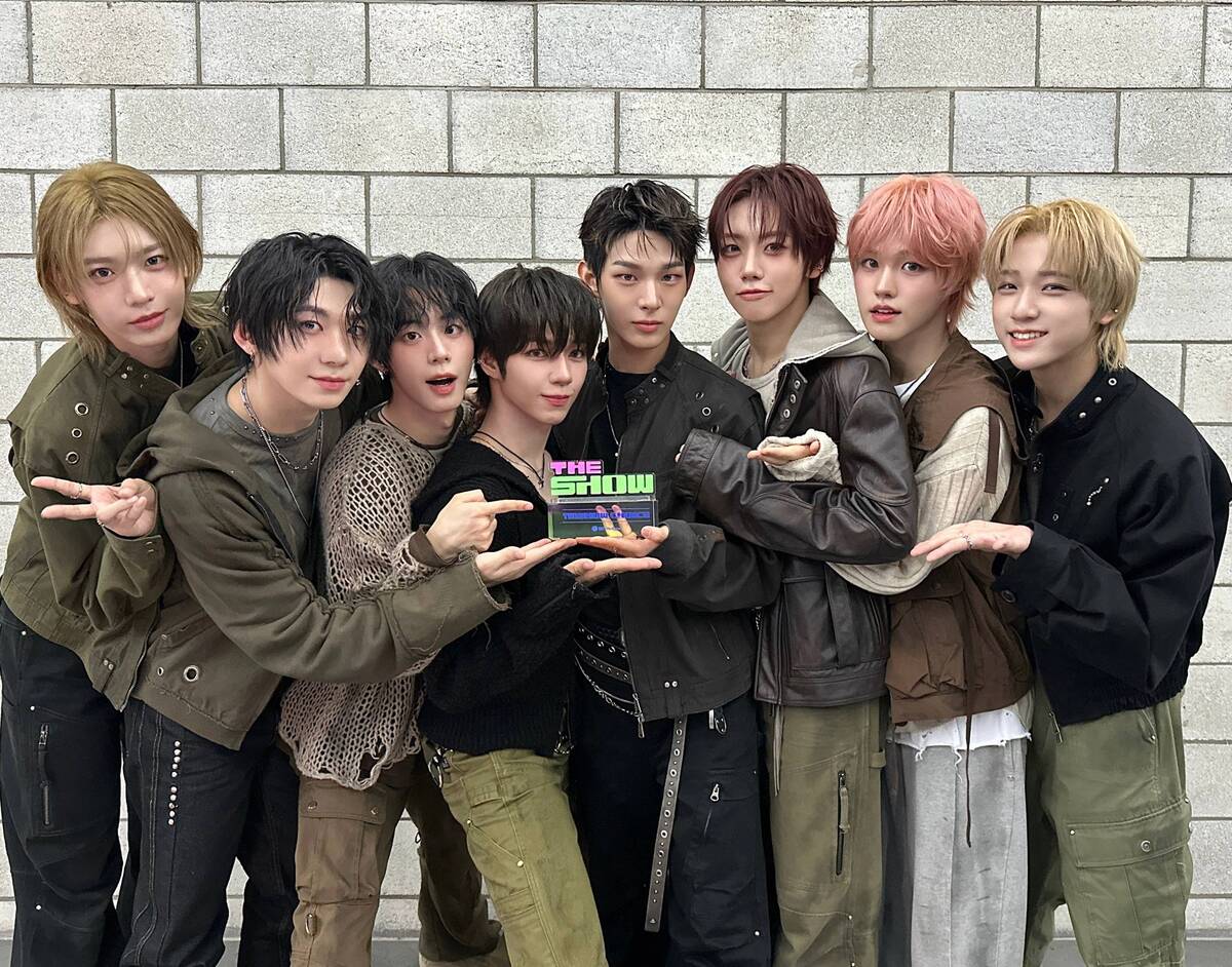 ‘첫 컴백’ 아홉, 음방 1위+초동 커리어하이 겹경사