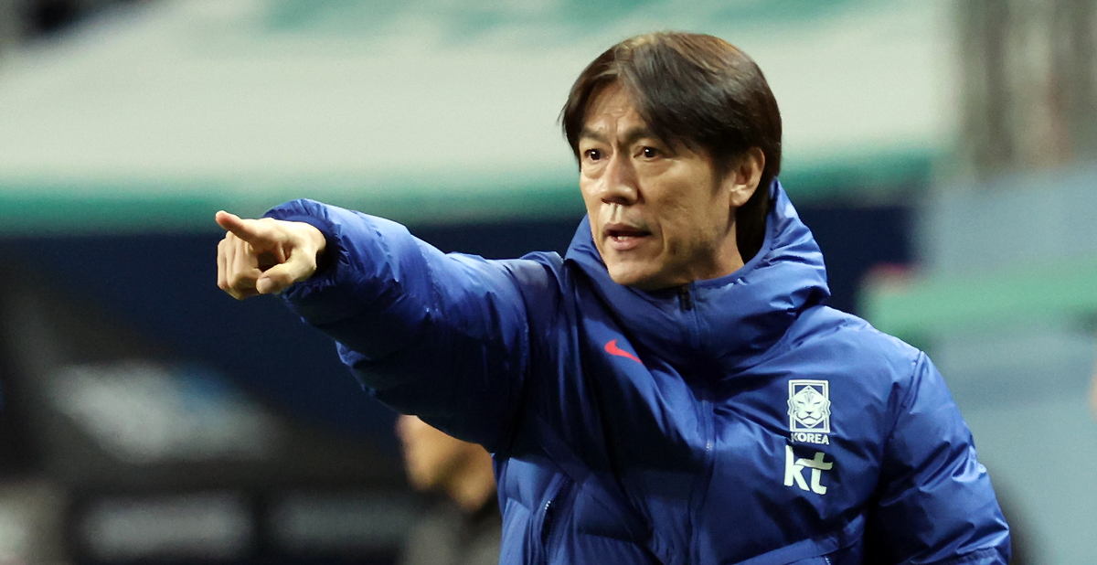 복귀포 조규성에 축하 건넨 홍명보 감독 “피지컬 전혀 문제 없다”(일문일답)