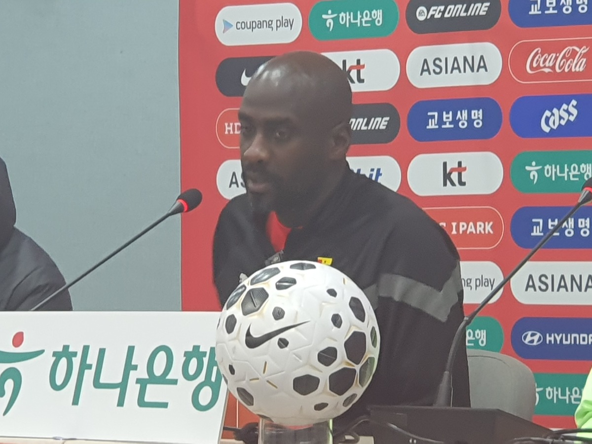 존경심 드러낸 손흥민에게 화답한 가나 감독 “커리어 잘 쌓은 모습에 축하 보낸다”