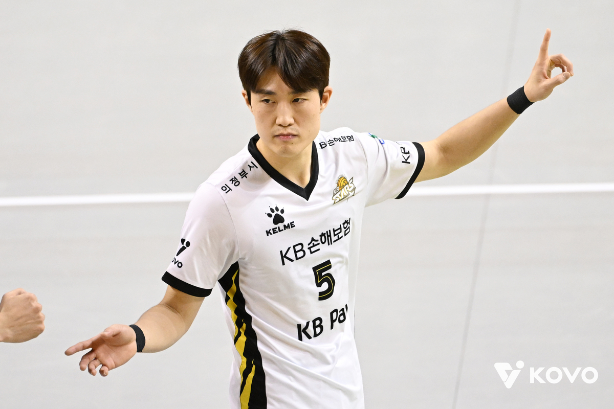 공백 채우는 든든한 리베로의 출현... 김도훈-문정원, 상위권 이끈 숨은 주역