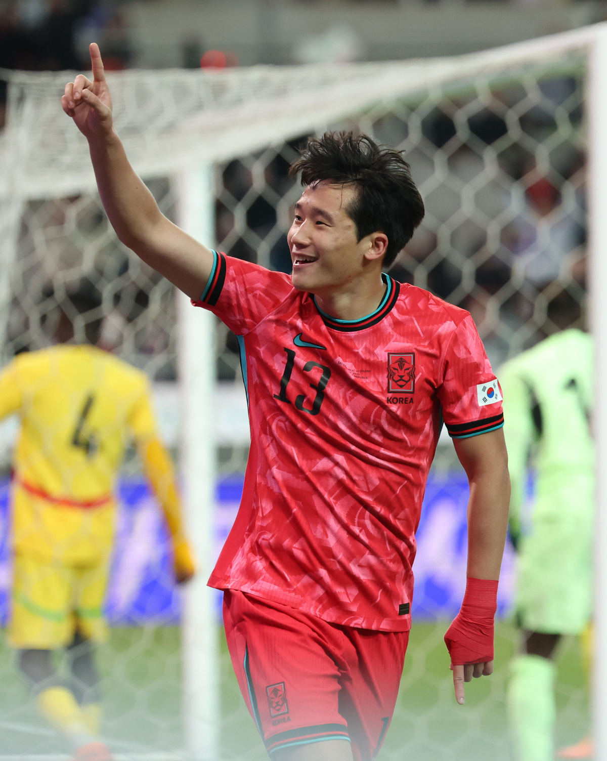 이강인 크로스+이태석 헤더 쾅! 홍명보호 구했다…A매치 13경기 만에 데뷔골