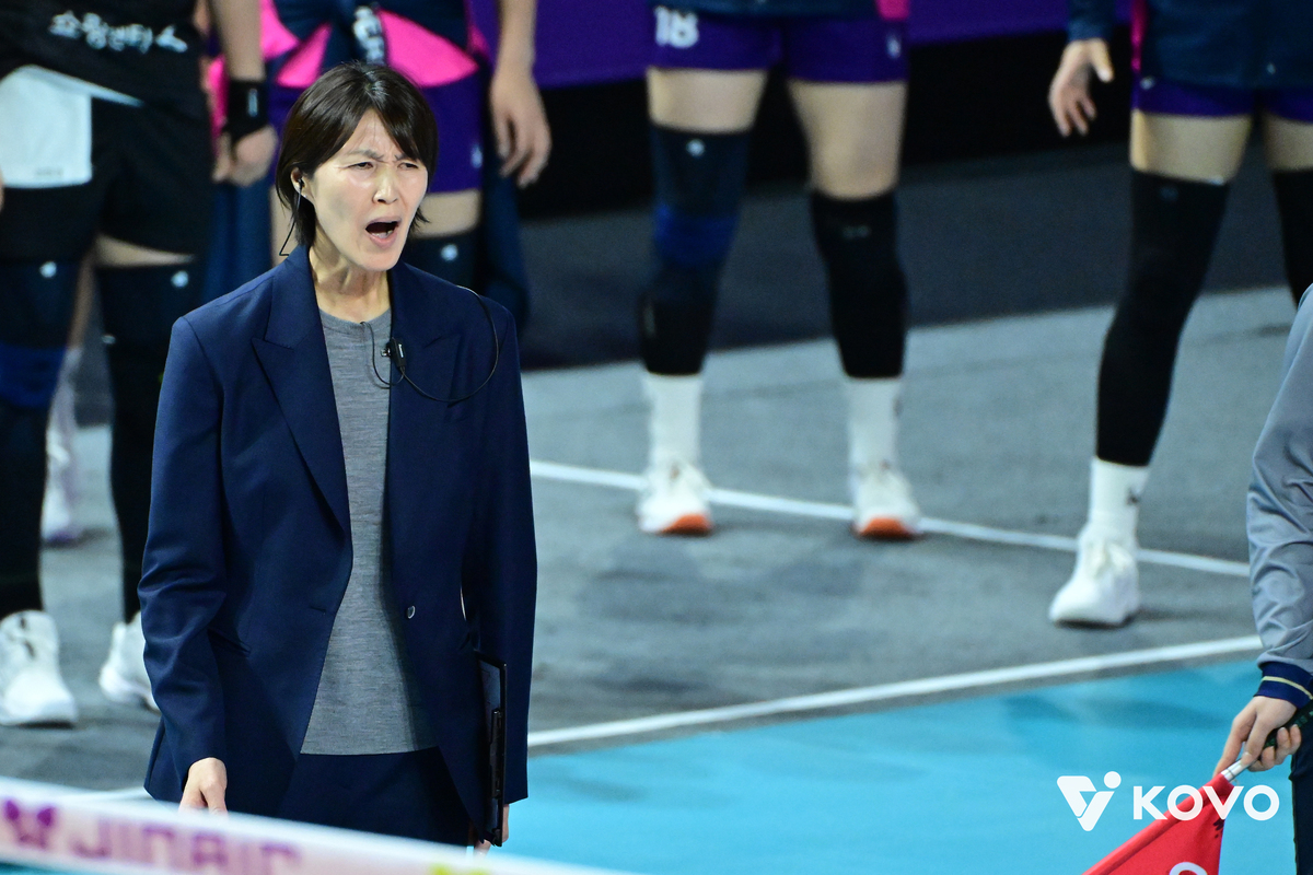 女 배구 강호들이 무너졌다… 저물어가는 흥국생명-현대건설 ‘2강 체제’