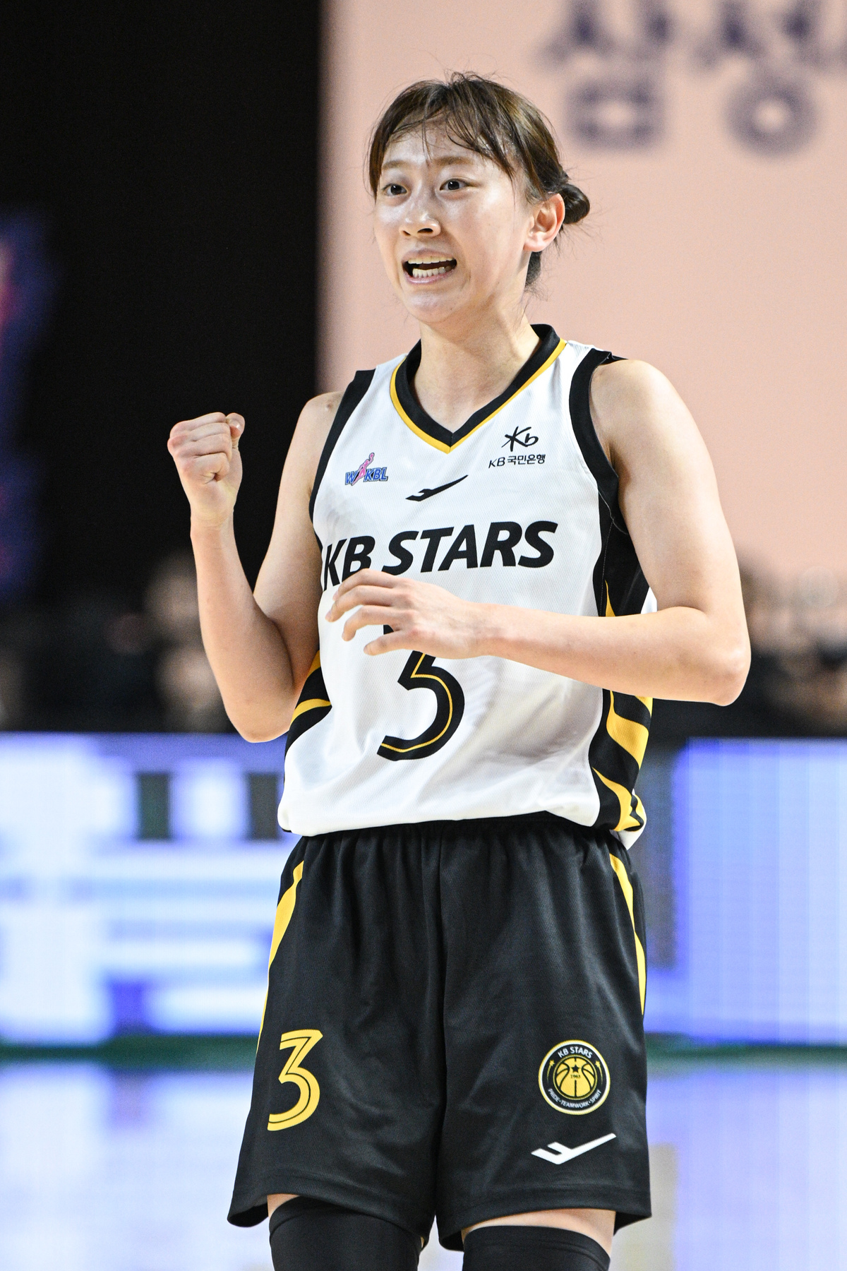 강력한 우승후보 맞네! 이채은 칭찬한 이유 있었다! 14분 뛰고 16점 폭발···KB, 82-61로 삼성생명 압도