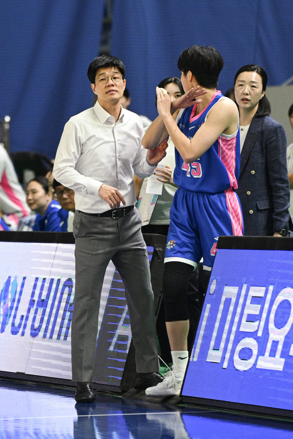 홈 개막전서 맛본 쓰라린 패배…하상윤 삼성생명 감독 “전반에 3점슛 10개 허용, 우리 수비가 약했다”