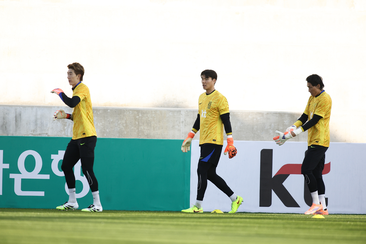 송범근까지 맹활약... 홍명보호, 골키퍼 경쟁 새장 열리나