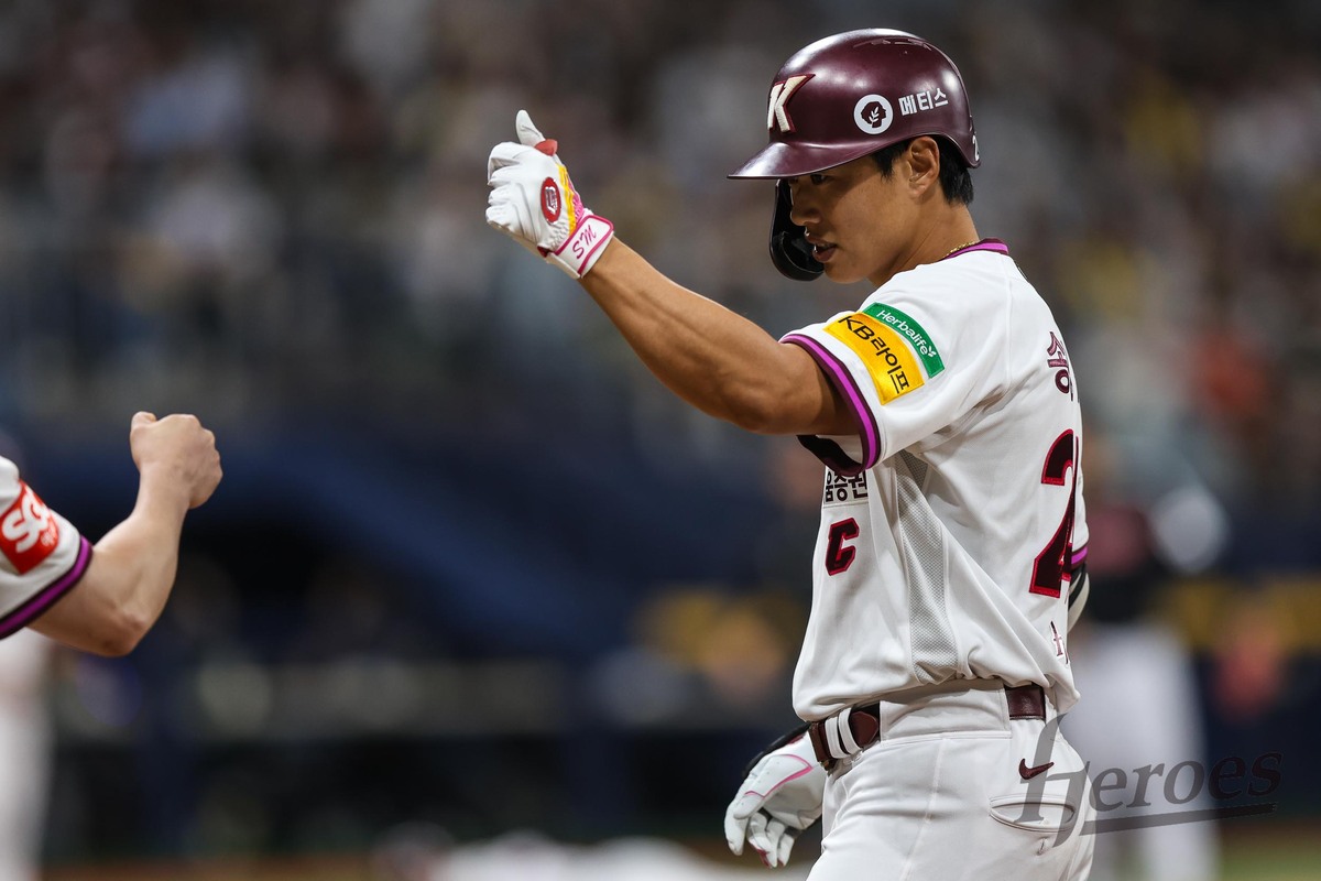 빅리그 바라보는 송성문, 본격 시동 건다… KBO, MLB 사무국에 포스팅 요청