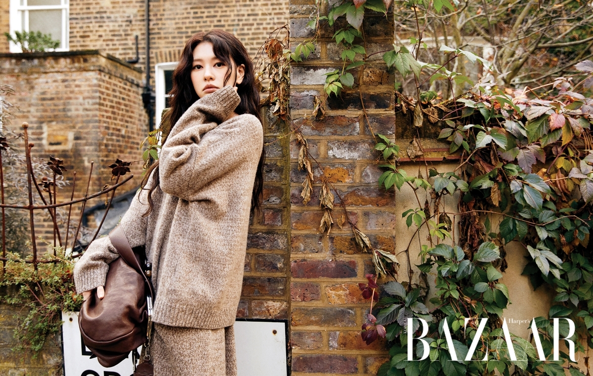 [한강로 컷] 정소민, 겨울을 미리 품은 화보 공개