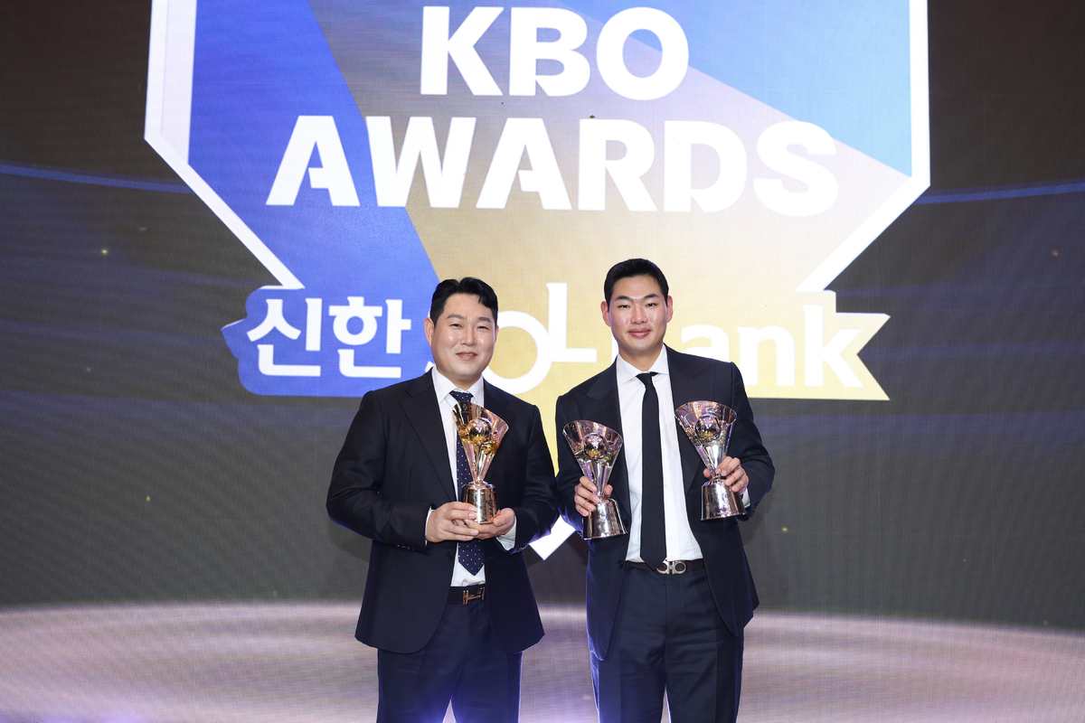 두목곰 양의지 ‘포수 최초 2회 타격왕’ 새역사… 홍성호는 퓨처스 2관왕