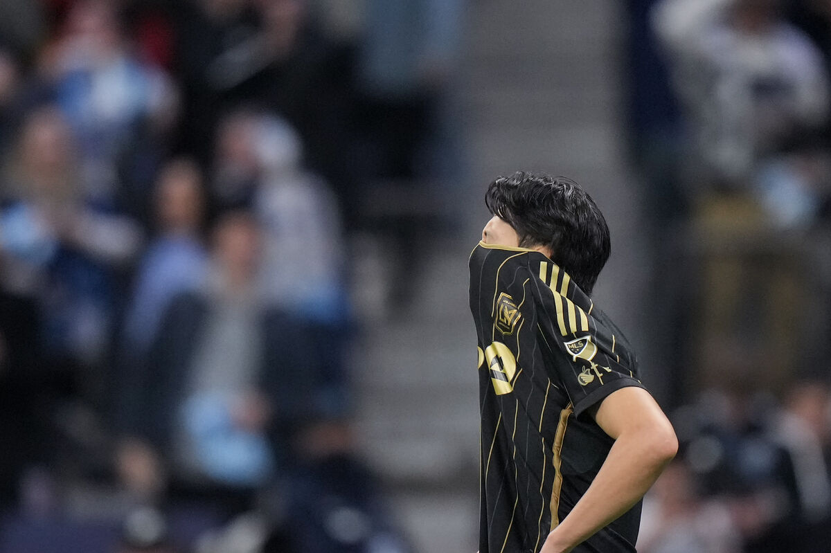 아쉬움 속에 다음을 기약한 손흥민 “이 팀이 정말 자랑스럽다”