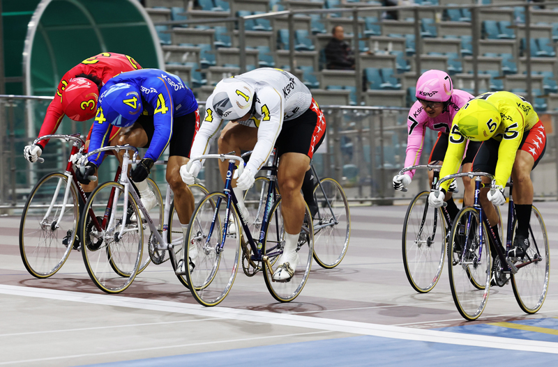 경륜 중·하위권 선수들 폭풍 질주…강자 구도 흔든다