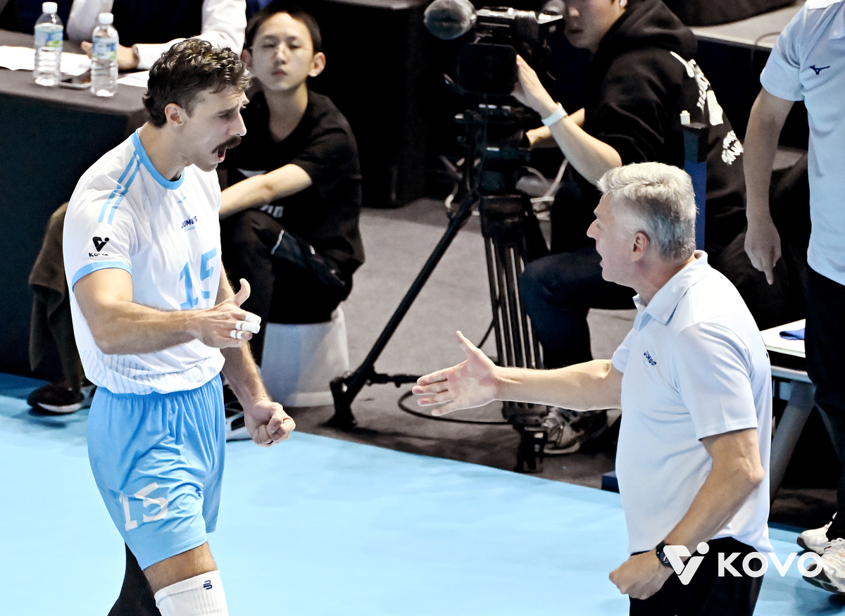 3세트 7점차 뒤집고 빚어낸 7연승… 헤난 감독 “이기고자 하는 마음과 의지가 중요”