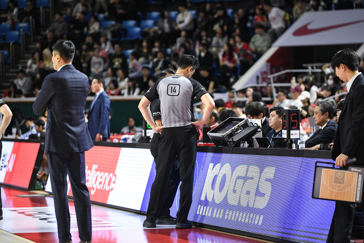 [오심과의 전쟁③] 꺼진 불도 다시 보자?… 늘어난 비디오판독 명암