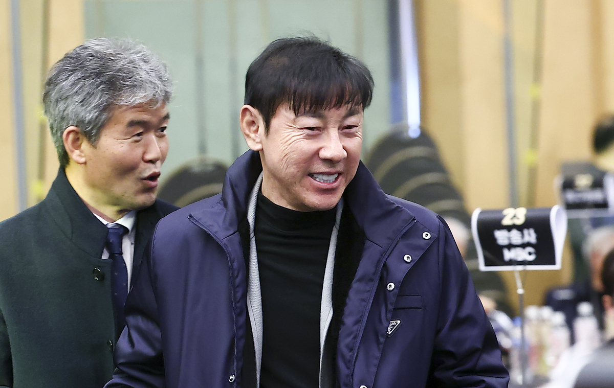 폭행 논란에 입 연 신태용 전 감독 “사실 아냐… 표현 과했던 건 미안하다”