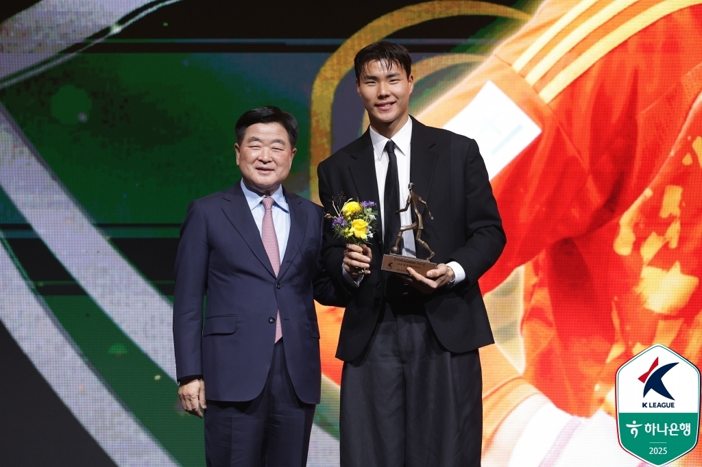 ‘송범근 시대’의 서막 알렸다…“이전 시상식에선 기대하고 실망했었죠, 올해는 자신 있었습니다”