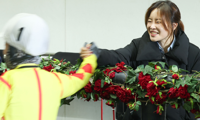 ‘경주로 여왕’ 김혜선 기수, 마지막 기승 후 눈물…조교사로 새출발