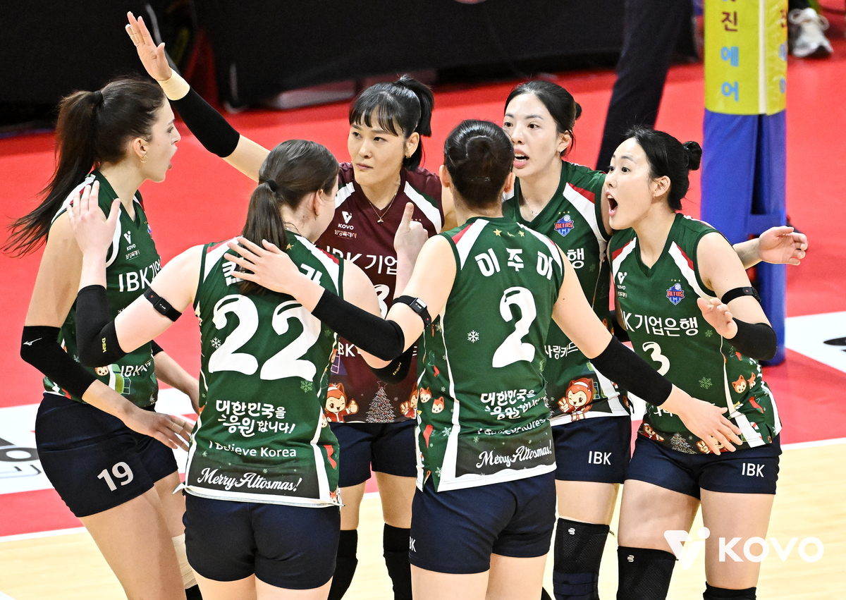 ‘꼴찌→4위’ 멎지 않는 여오현호 돌풍… IBK기업은행의 무서운 순위표 등반