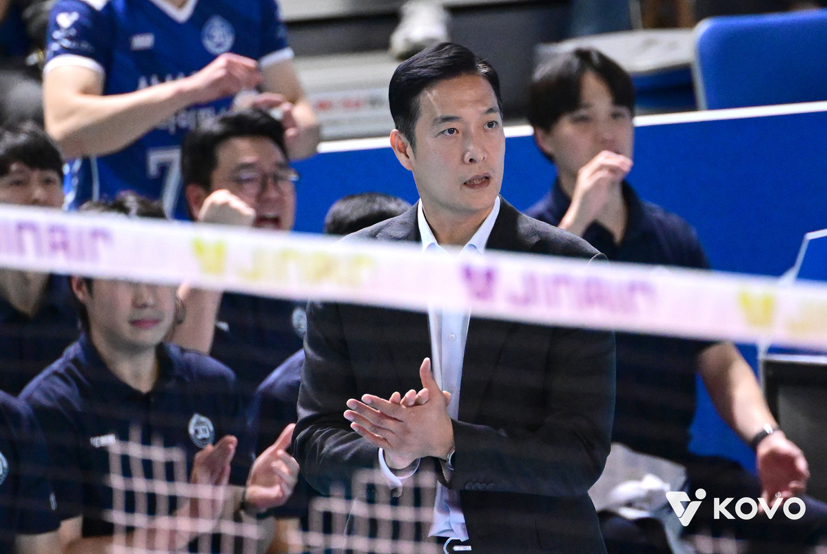 결국 지휘봉 내려놓는다…'창단 첫 10연패' 삼성화재 김상우 감독 자진 사퇴