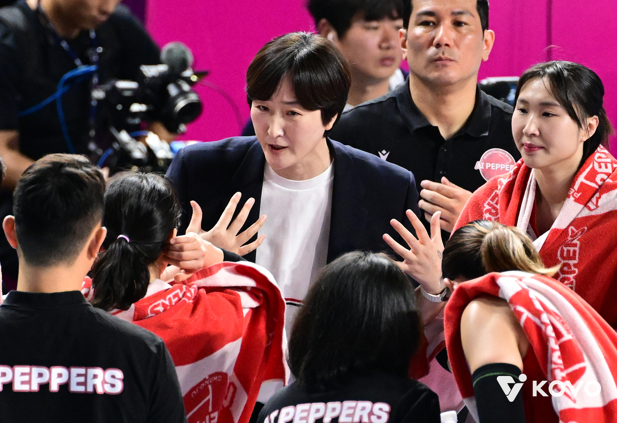 조이 트리플크라운에도 8연패… 장소연 감독 “고비를 넘겨야 하는데…”