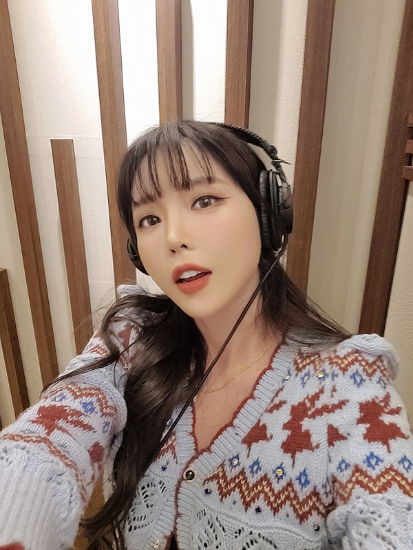 홍진영, 주사이모 친분 의혹에  “12년 전 단순 인증샷…친분 관계 없어” 일축