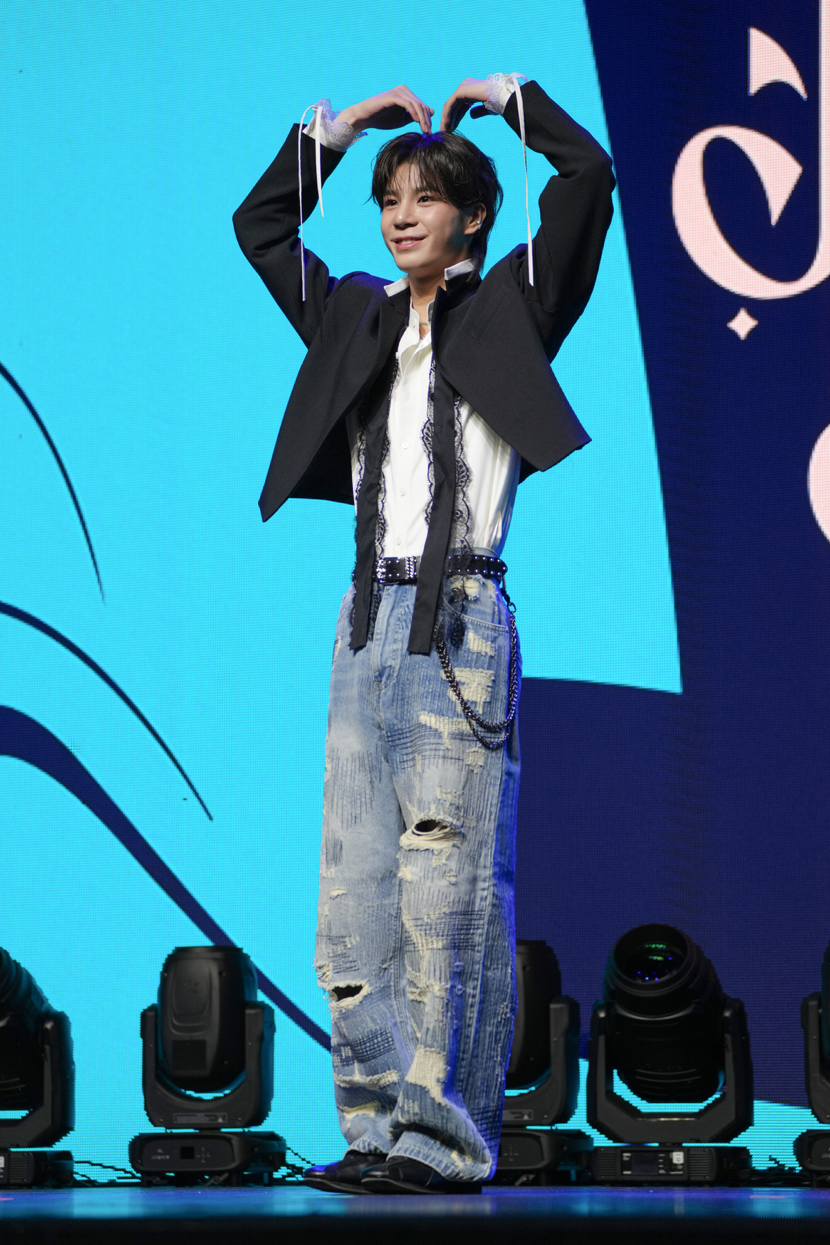 18세 정동원, 해병대 자원입대…최근 논란 뒤로 ‘성장캐 될까’