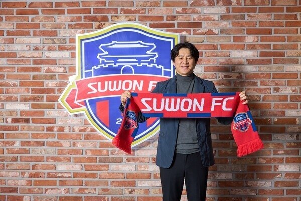 ‘2부 강등’ 아픔 겪은 수원FC, 박건하 신임 감독 선임