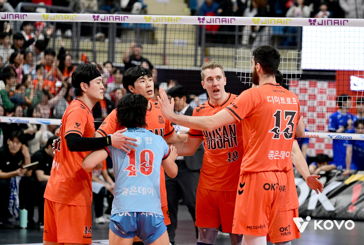 부산에서 외치는 ‘OK’는 다르다… 안방 6연승 빚은 OK저축은행, 뜨거워진 4위 싸움