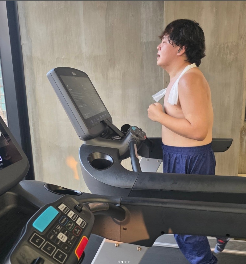 '17㎏ 감량' 곽튜브, 과감한 '상의탈의'