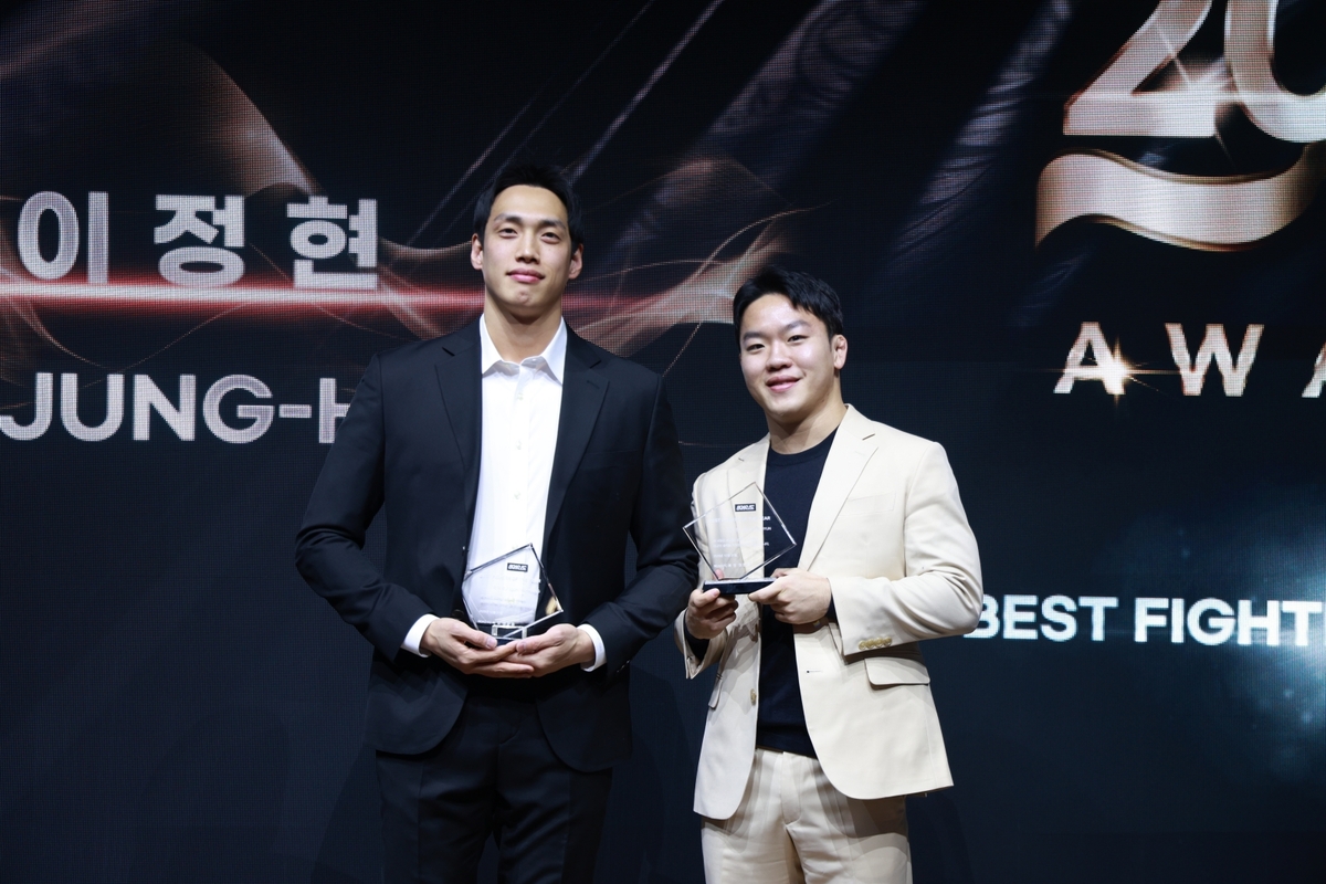 로드FC ‘올해의 파이터’ 이정현-윤태영 공동수상… 신인상은 편예준