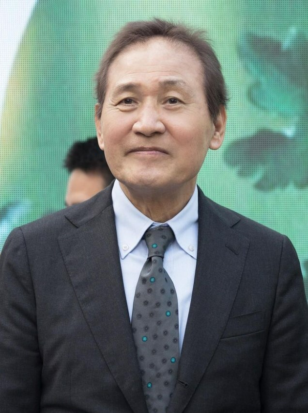 중환자실서 생일 맞은 안성기 소식에 연예계·누리꾼 응원 이어져