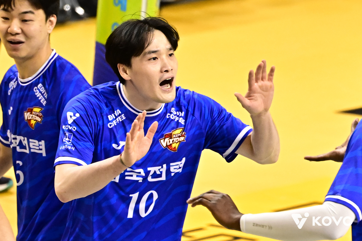 발목 인대 파열 안고 뛰는 김정호의 괴물 같은 복귀… 한국전력 상위권 도약 이끈다