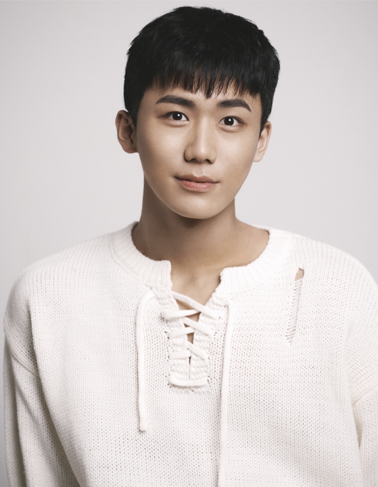 DKZ 종형, 활동명 ‘주원’으로 새 출발