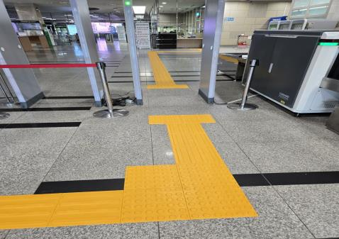 국회, 문턱 철거 등 장애인 접근성 개선…우원식 의장 “장애인 친화기관 거듭”