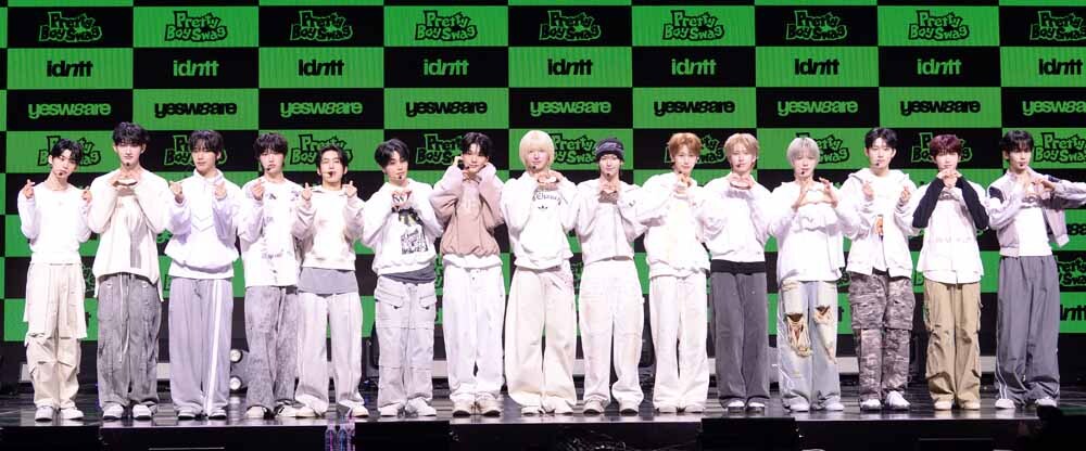 [SW포토]15인으로 늘어난 아이덴티티