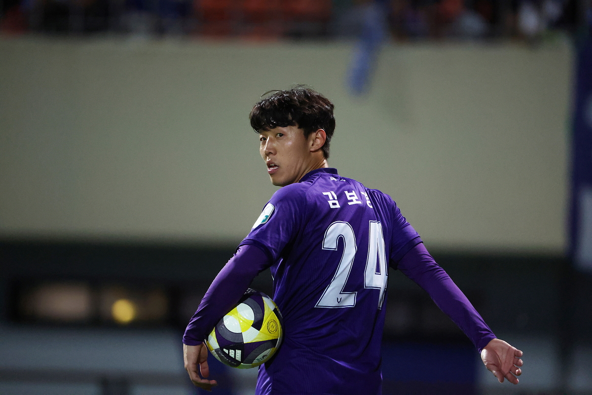 베테랑 면모 보여준 김보경, 안양과 동행 이어간다… “팬들의 사랑 느꼈다”