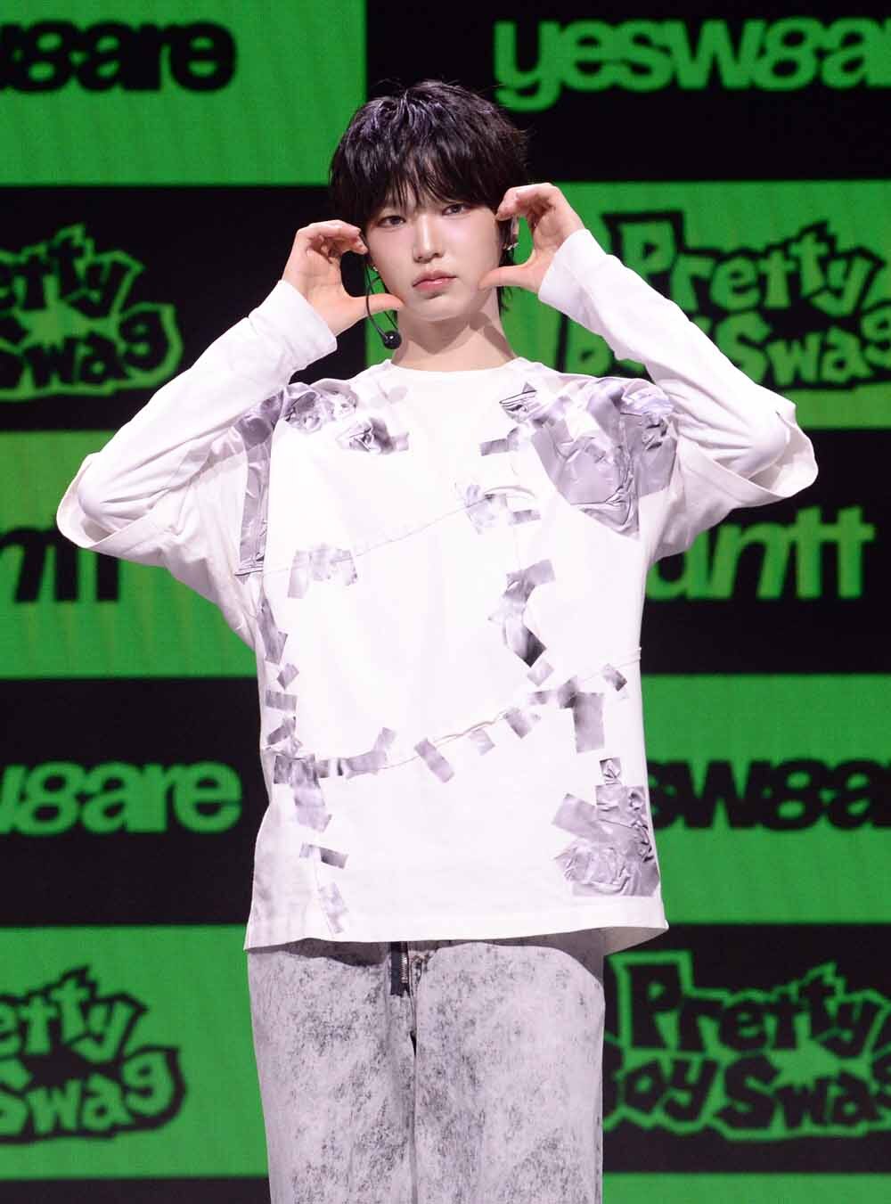 [Sw포토]아이덴티티 이재영의 볼하트