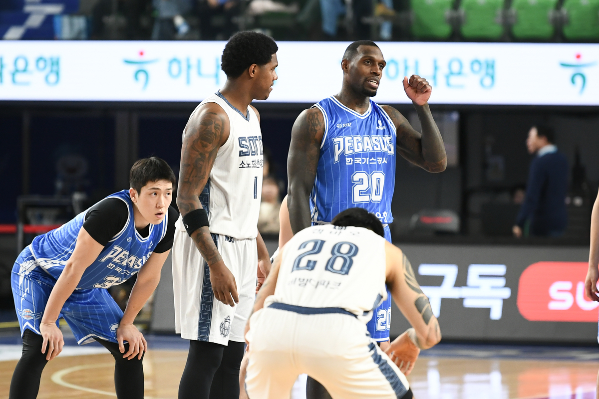 “중간이 없다” PO권과의 간극… 뒤처지는 하위권 싸움