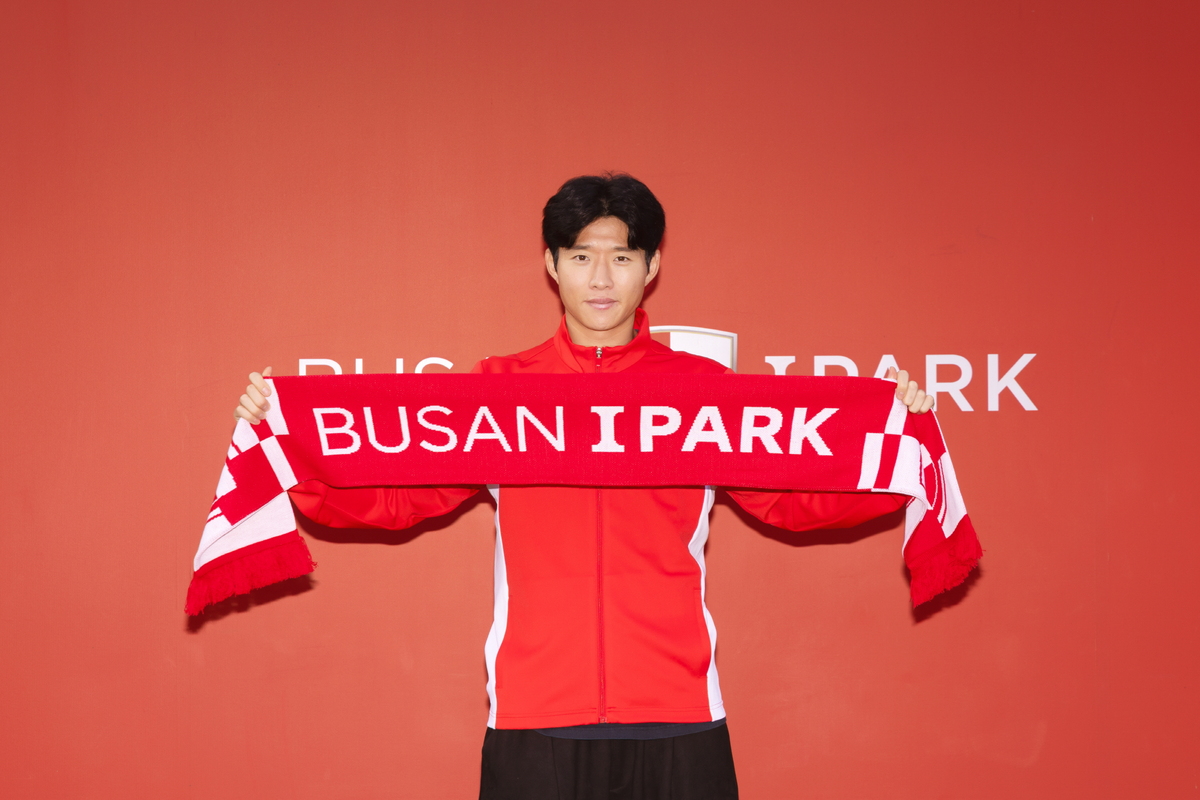 부산, 베테랑 안현범 영입하며 측면 강화… 조성환 감독과 재회