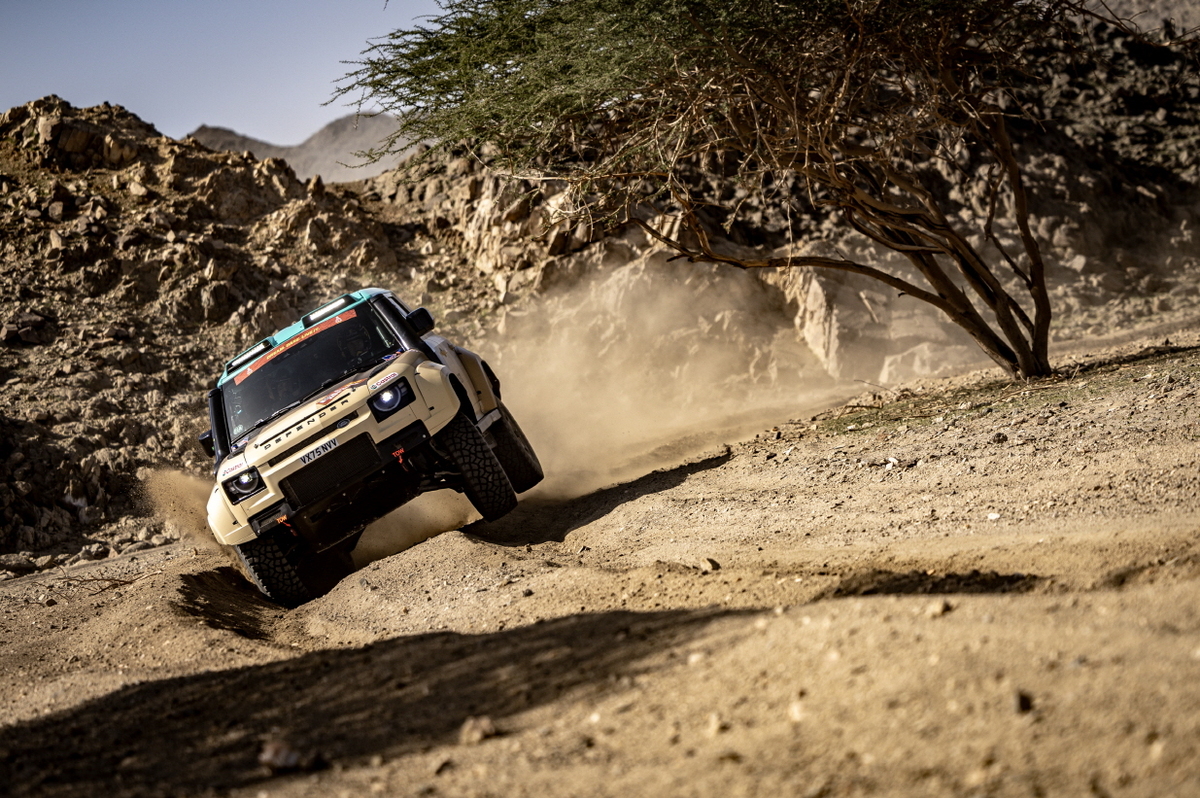 디펜더, 다카르 랠리 공식 데뷔…내구성·성능 증명