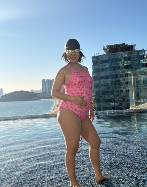 73㎏ 랄랄, 수영복 입은 근황 충격과 웃음...팬들 “둘째 가지셨어요?”