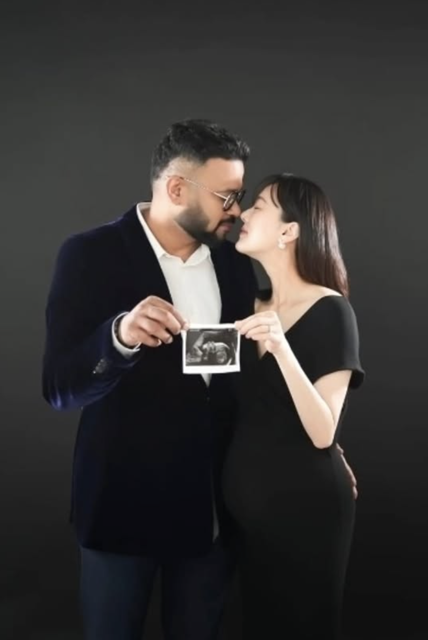 ‘비정상회담’럭키, 득녀 소식 전하며 딸 사진 공개