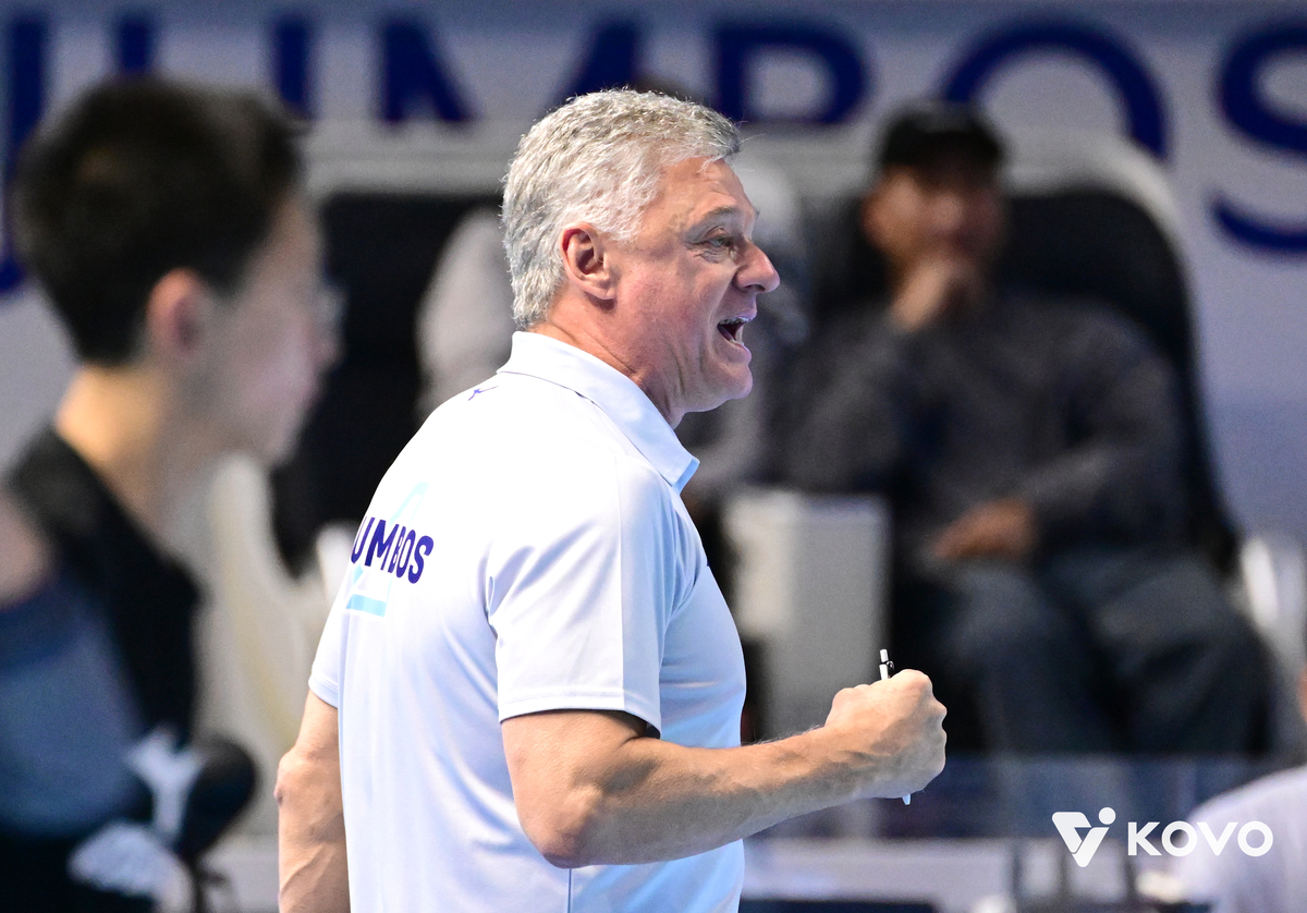 어색한 3연패 위기… 헤난 대한항공 감독 “중요한 건, 우리의 플레이를 잃지 않는 것”