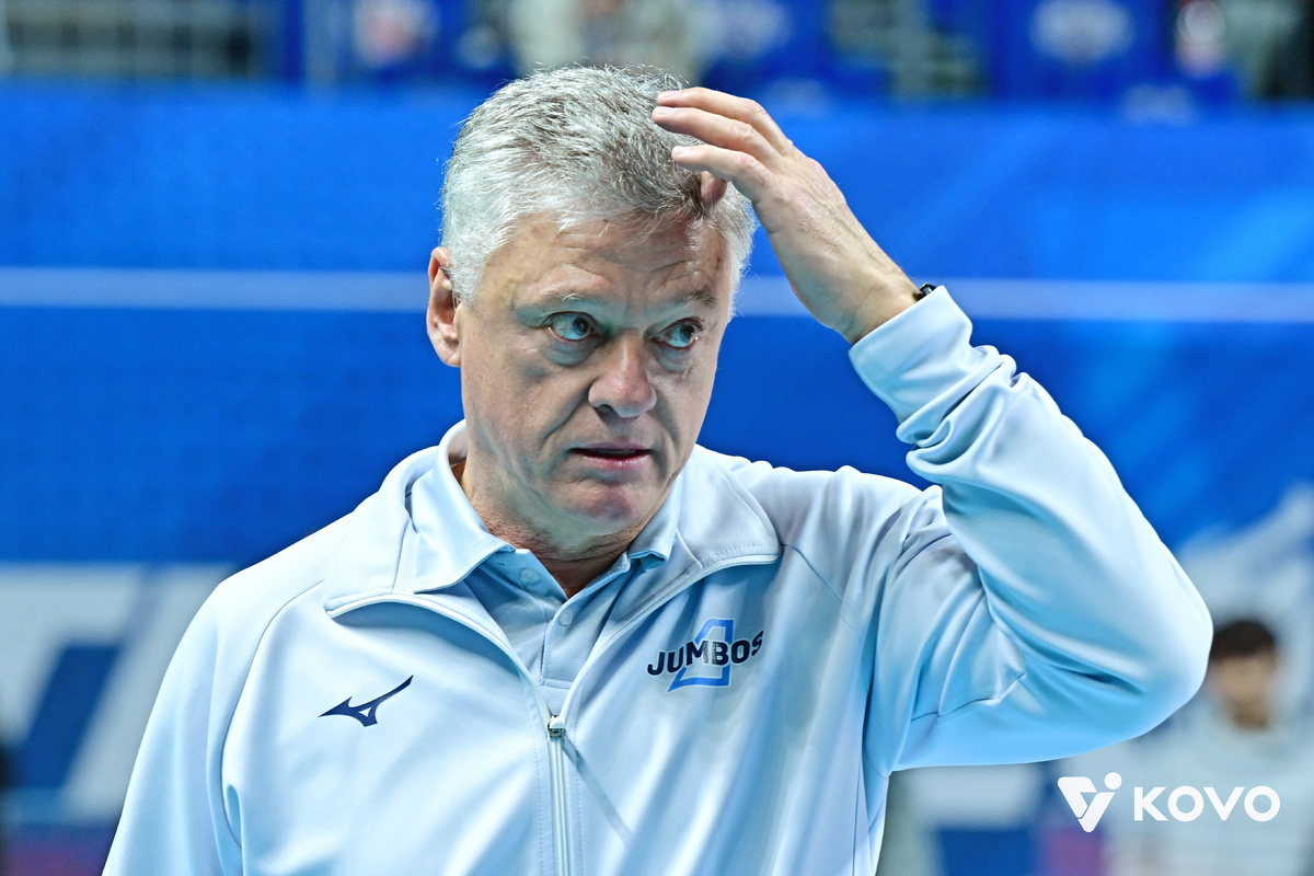 충격의 연속 셧아웃패… 대한항공 헤난 감독 “개인에게서 핑계 찾을 때 아냐, 팀으로서 해결하겠다”