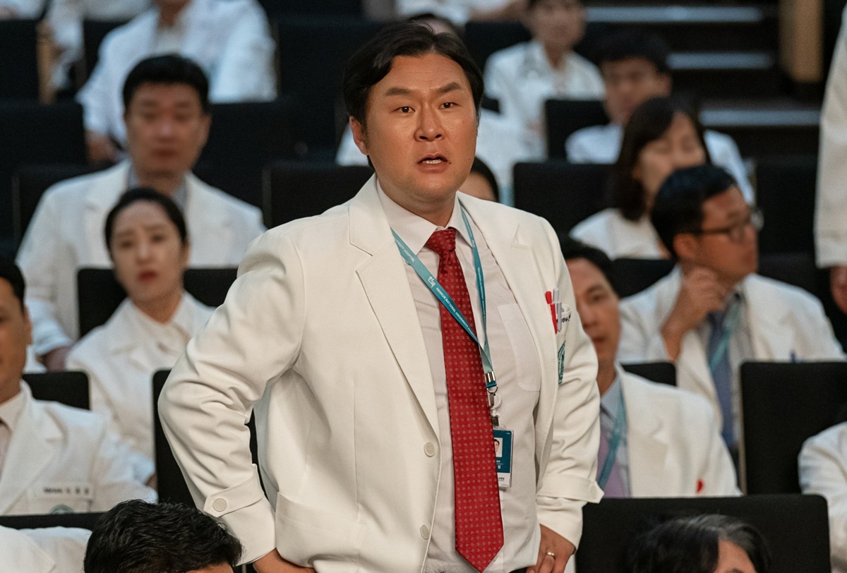 윤경호, 대세가 코앞…2026년도 스케줄 꽉 채운다