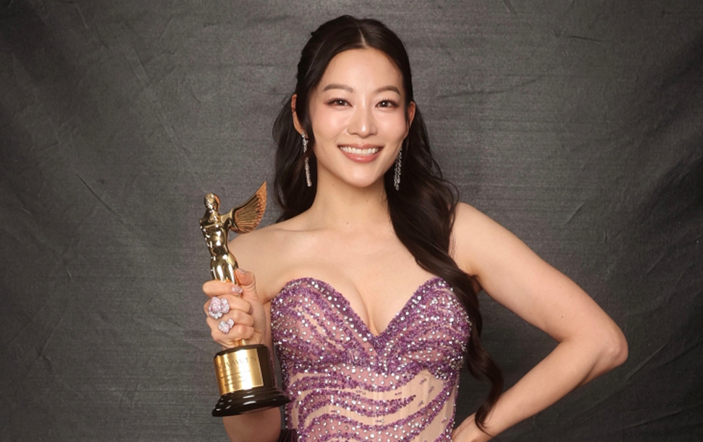 ‘케데헌 루미’ 아덴 조, 황금빛 순간…최우수 보이스 오버 퍼포먼스상 수상!  [SW포토]