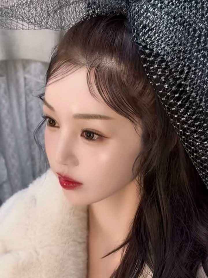 남규리, 완벽 동안 비주얼로 근황 공개…눈부신 미모