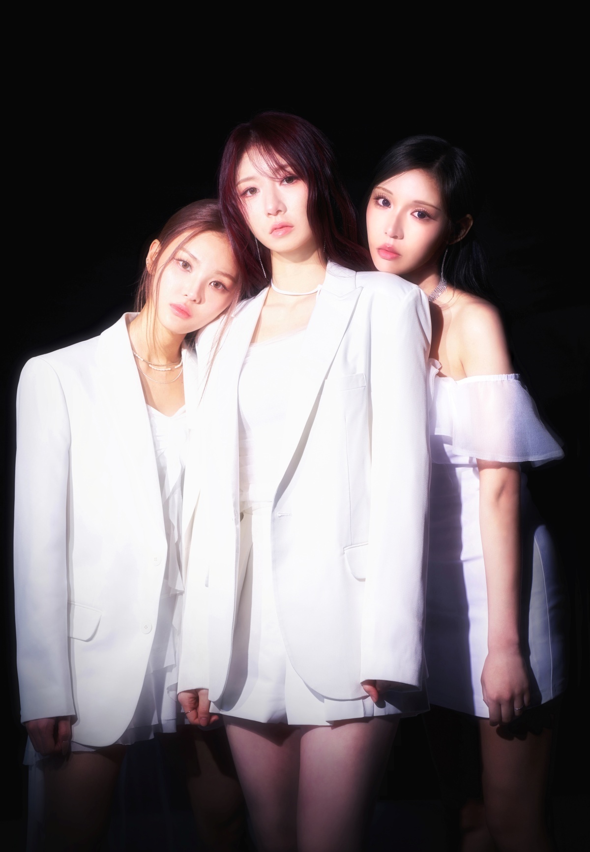 ‘라잇썸 유닛’ 상아·초원·주현, 비투비 명곡 ‘아름답고도 아프구나’ 재해석…“우리만의 겨울감성 담아”